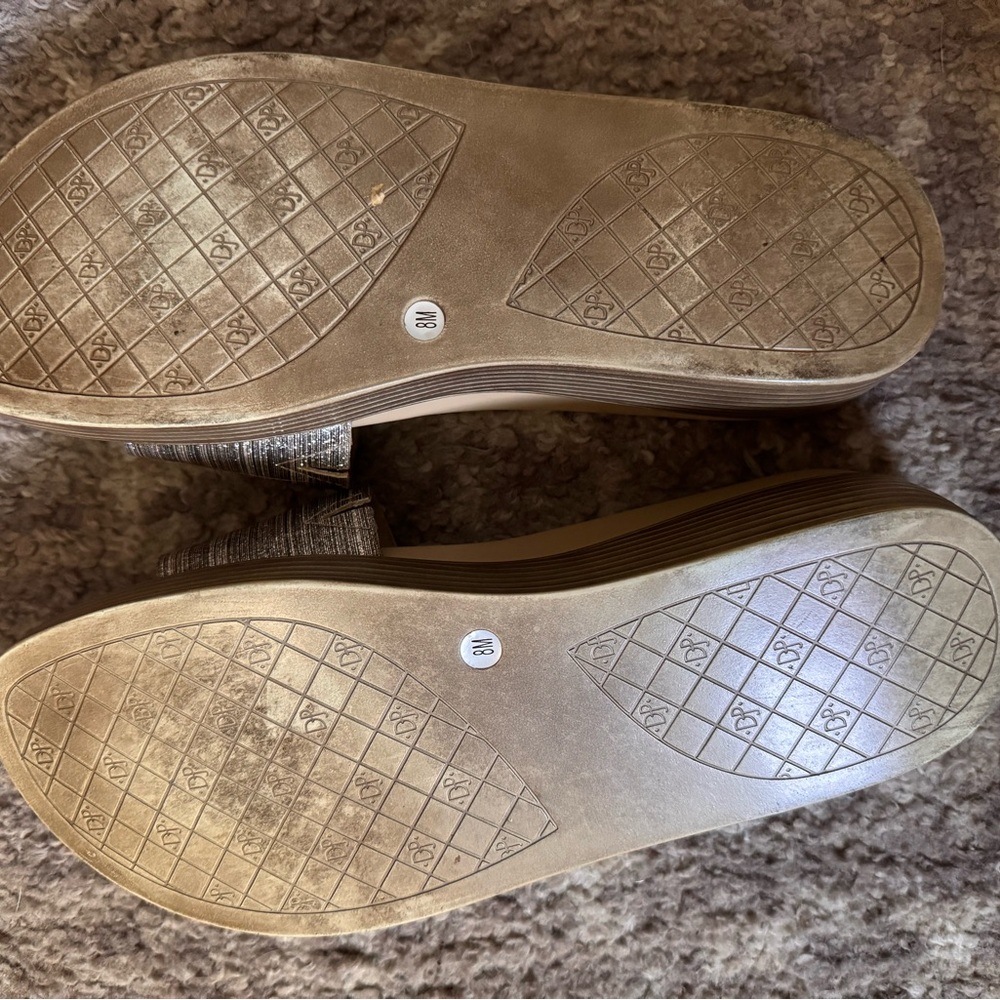 Donald pliner platform Fifi sandal Excellent condition gold - Picture 10 of 11